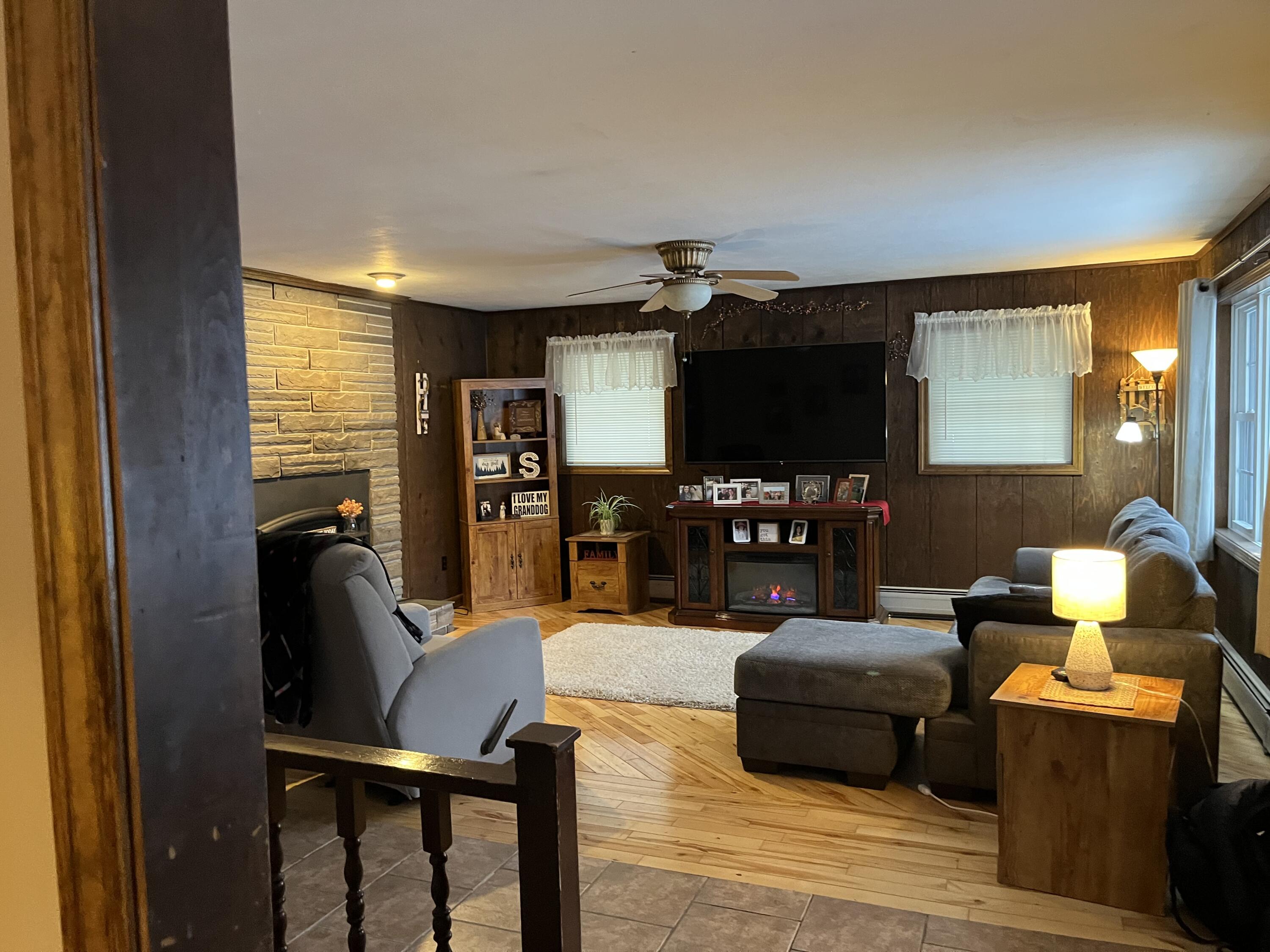 8 Lincoln Street Presque Isle, ME 04769 - Photo 5 of 28 Living Room (3)