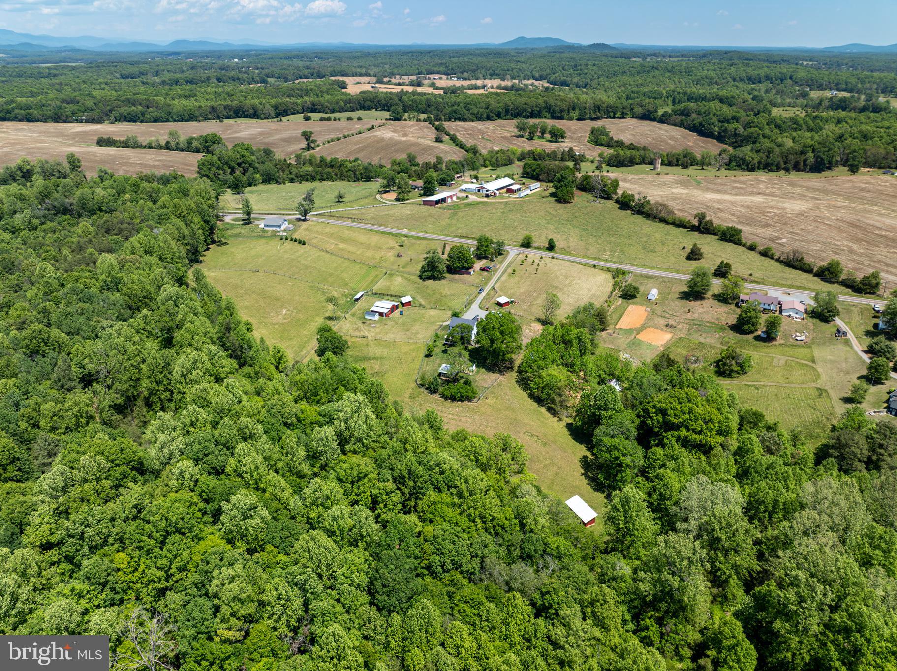 4253 South Blue Ridge Turnpike Rochelle, VA 22738 - Photo 10 of 70