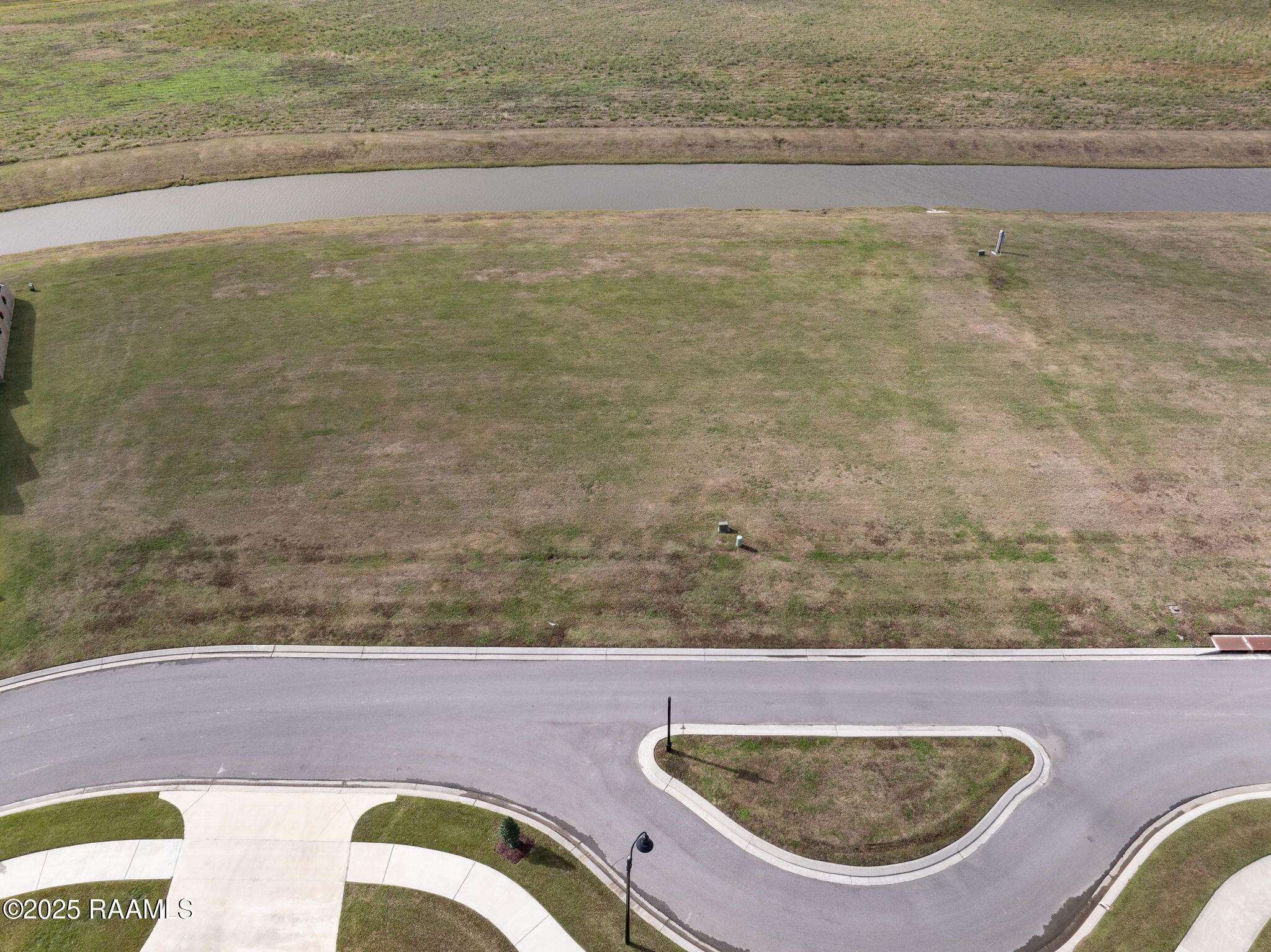 114 Breakers Way Scott, LA 70506 - Photo 4 of 11 3-web-or-mls-DJI_20251203014154_0168_D