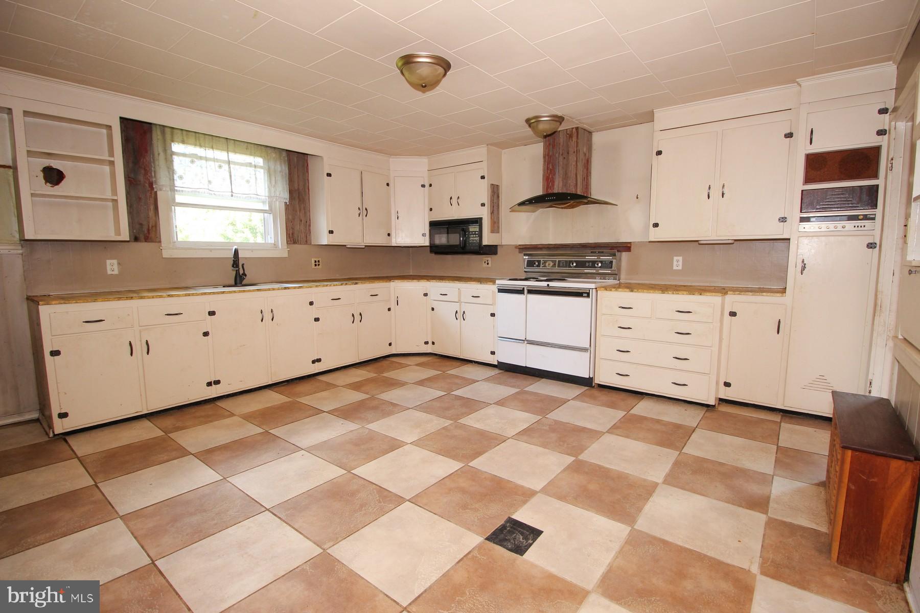 26 East Ohio Street McClure, PA 17841 - Photo 7 of 16