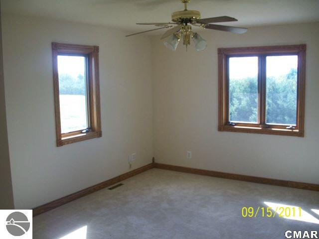 3742 West Baseline Road Mount Pleasant, MI 48858 - Photo 9 of 25 1773681-8.JPG