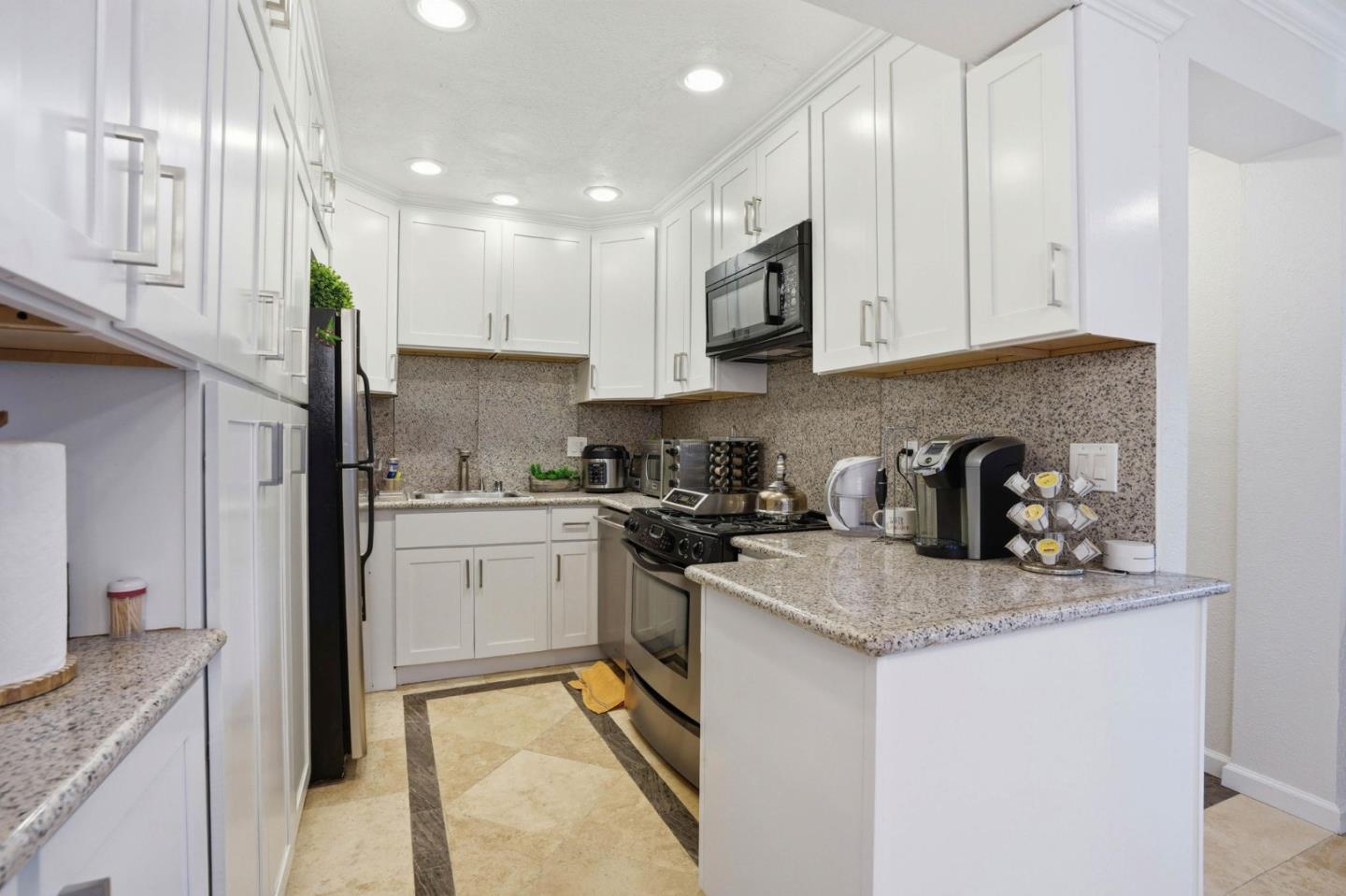 26 Big Tree Road Woodside, CA 94062 - Photo 13 of 38 Gallery Image 13