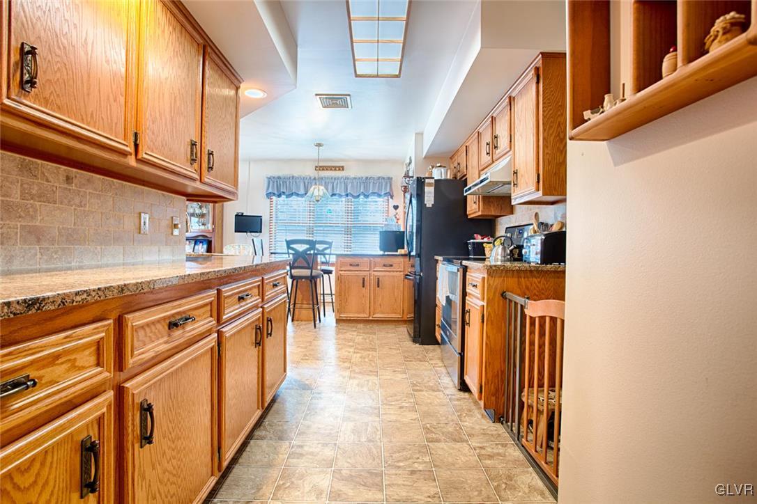 821 Lahr Road Nazareth, PA 18064 - Photo 4 of 31