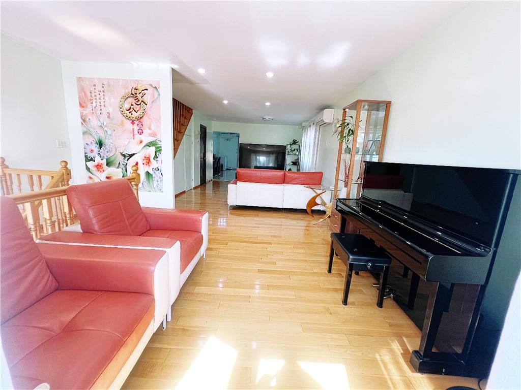 25 Rome Avenue Staten Island, NY 10304 - Photo 16 of 37 Gallery Image 16