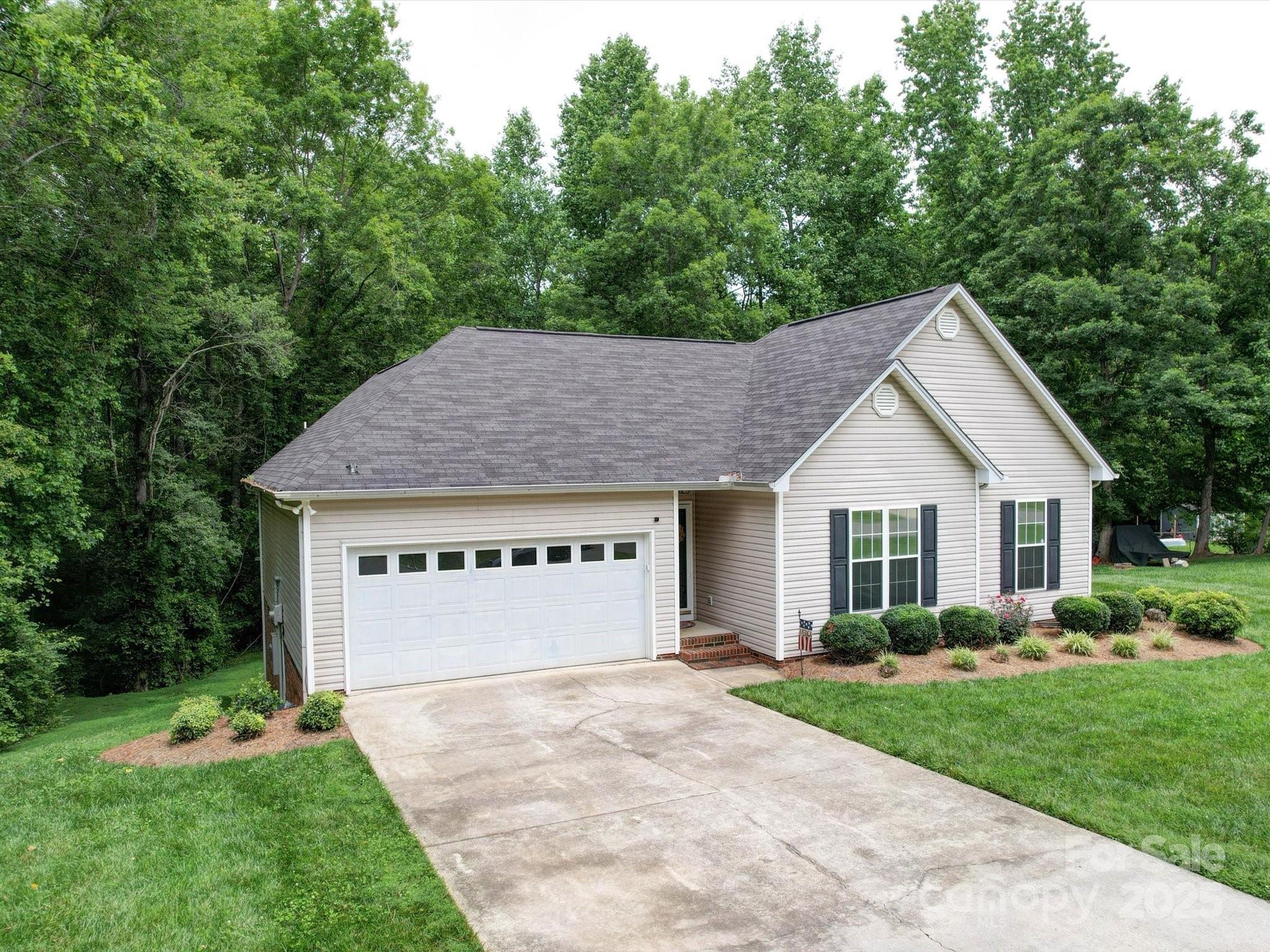 727 Cove Road Gastonia, NC 28052 - Photo 2 of 43 Gallery Image 2