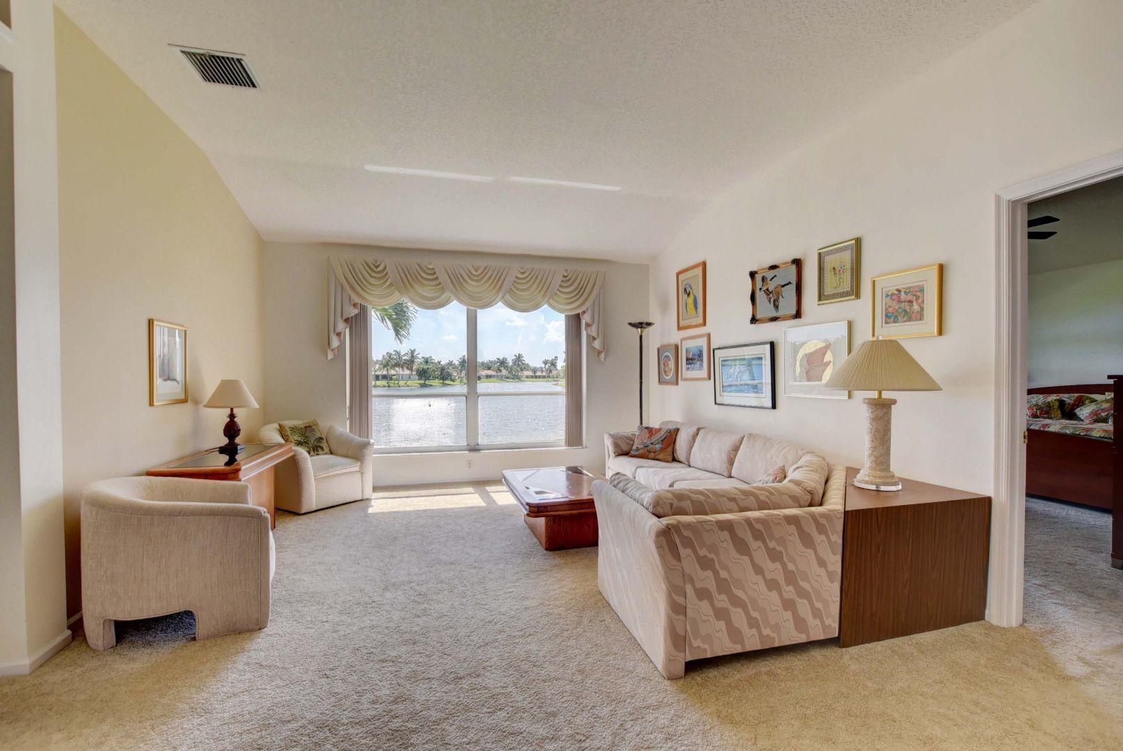 12633 Maypan Drive Boca Raton, FL 33428 - Photo 5 of 30 04_ebf_0256and4more