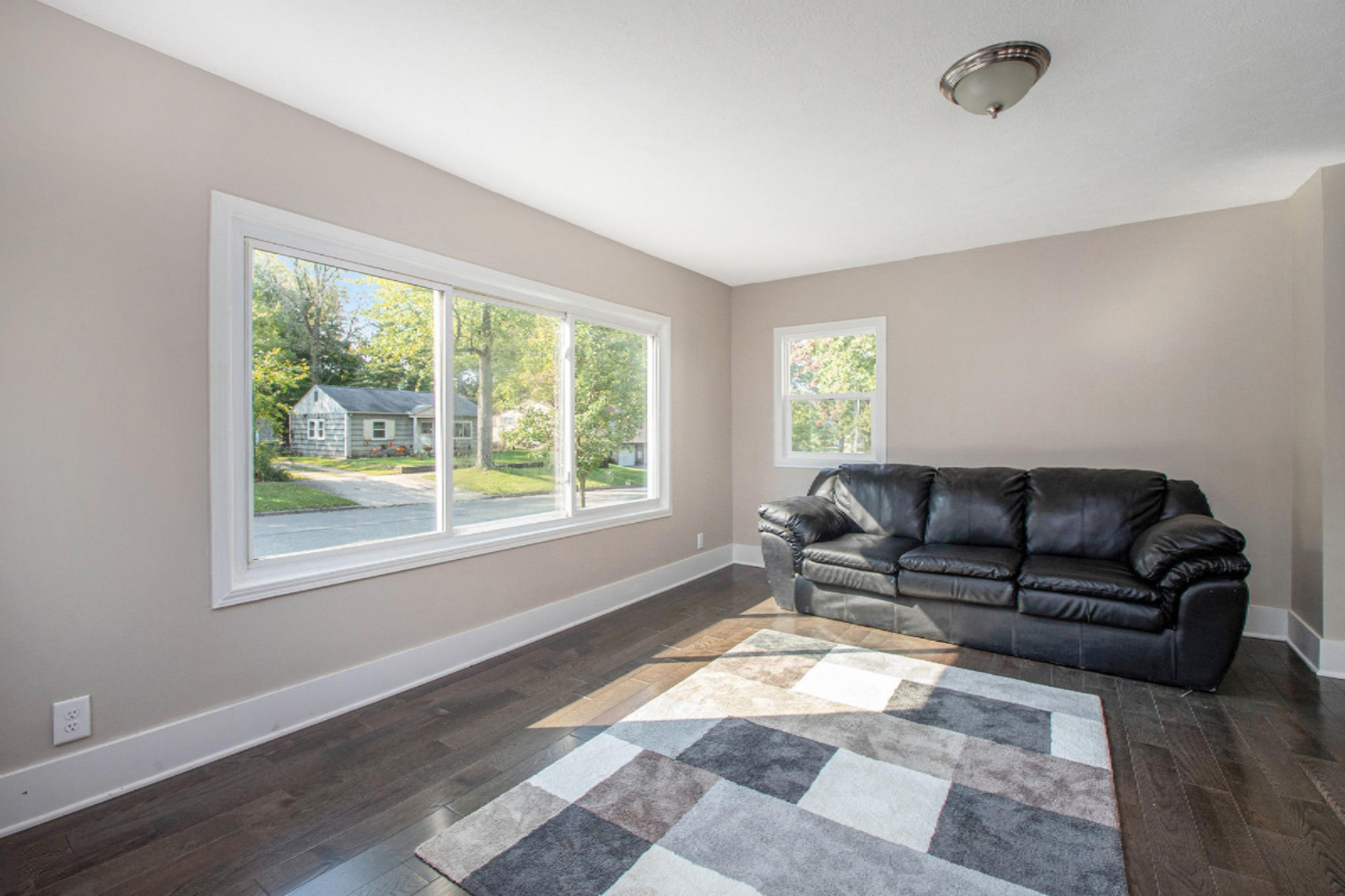 214 5th Avenue Three Rivers, MI 49093 - Photo 4 of 21 IMG_1503