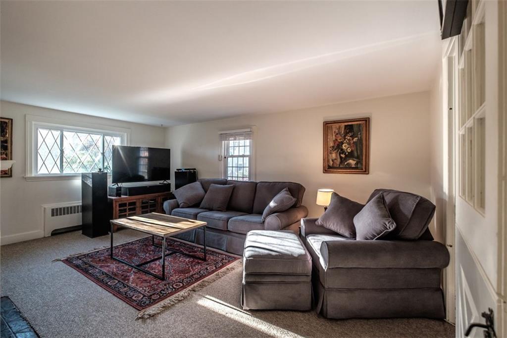 22 Woodcrest Road Cape Elizabeth, ME 04107 - Photo 5 of 25 Photo
