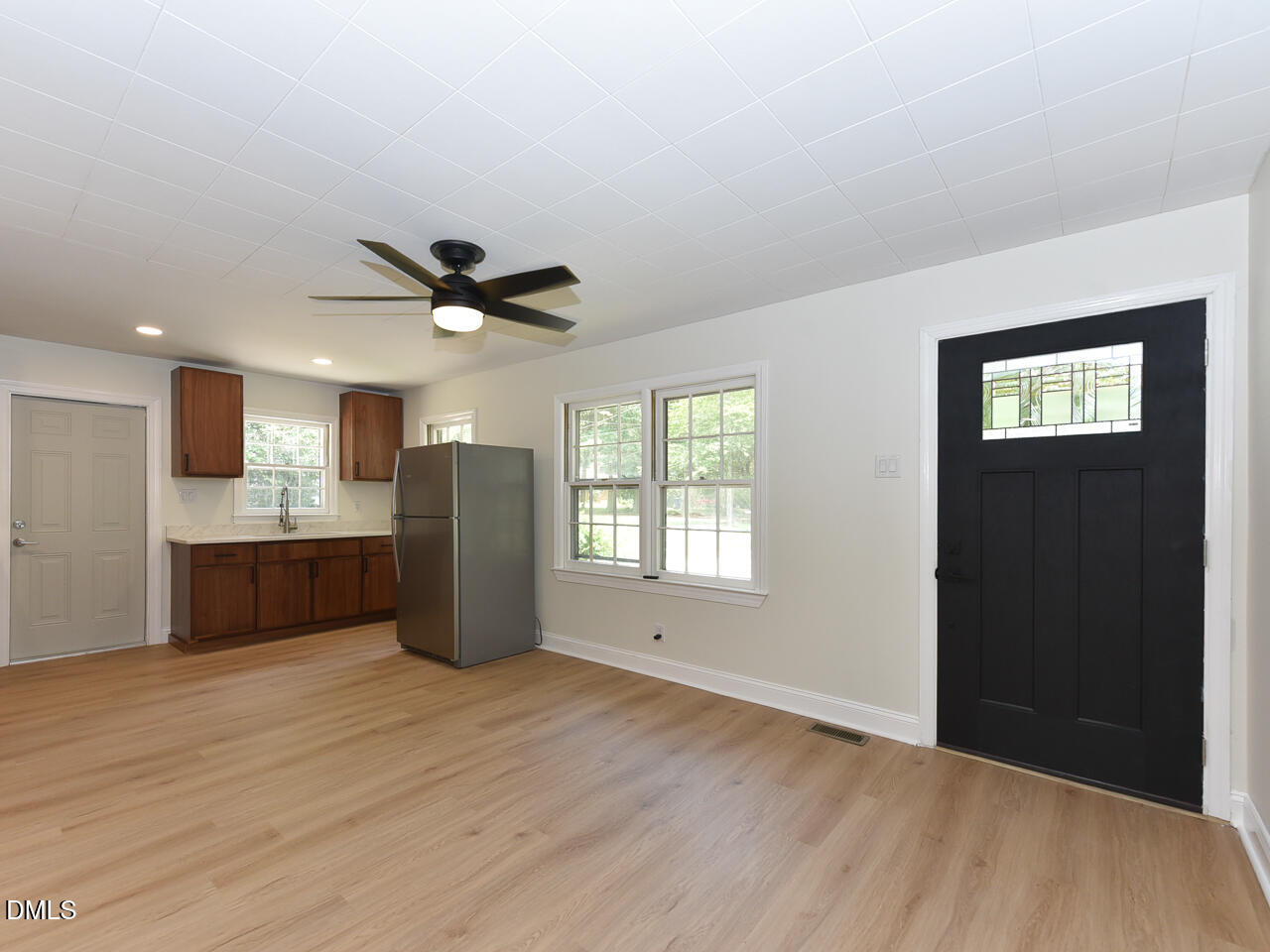 3809 Boddie Drive Raleigh, NC 27609 - Photo 7 of 15 Interior - entry - ok