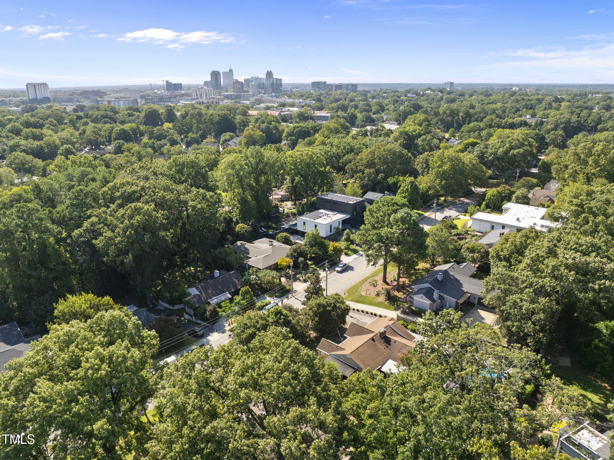825 Woodburn Road Raleigh, NC 27605 - Photo 6 of 35 a view of a city
