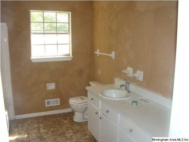 1637 Montevallo Road Leeds, AL 35094 - Photo 5 of 10