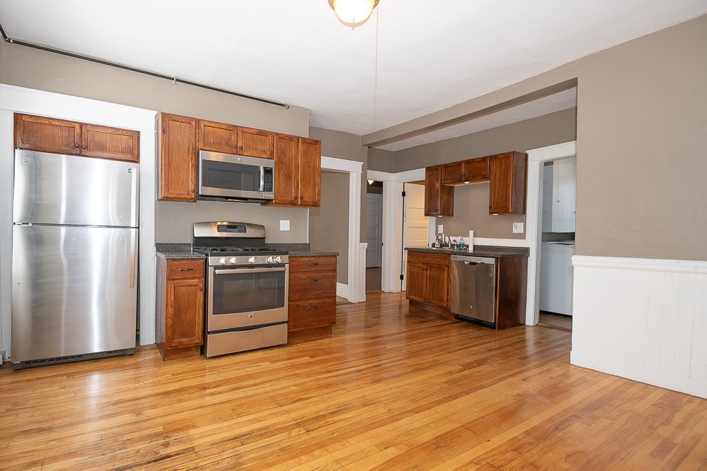 282 Hamilton Street Worcester, MA 01604 - Photo 1 of 40 Gallery Image 1