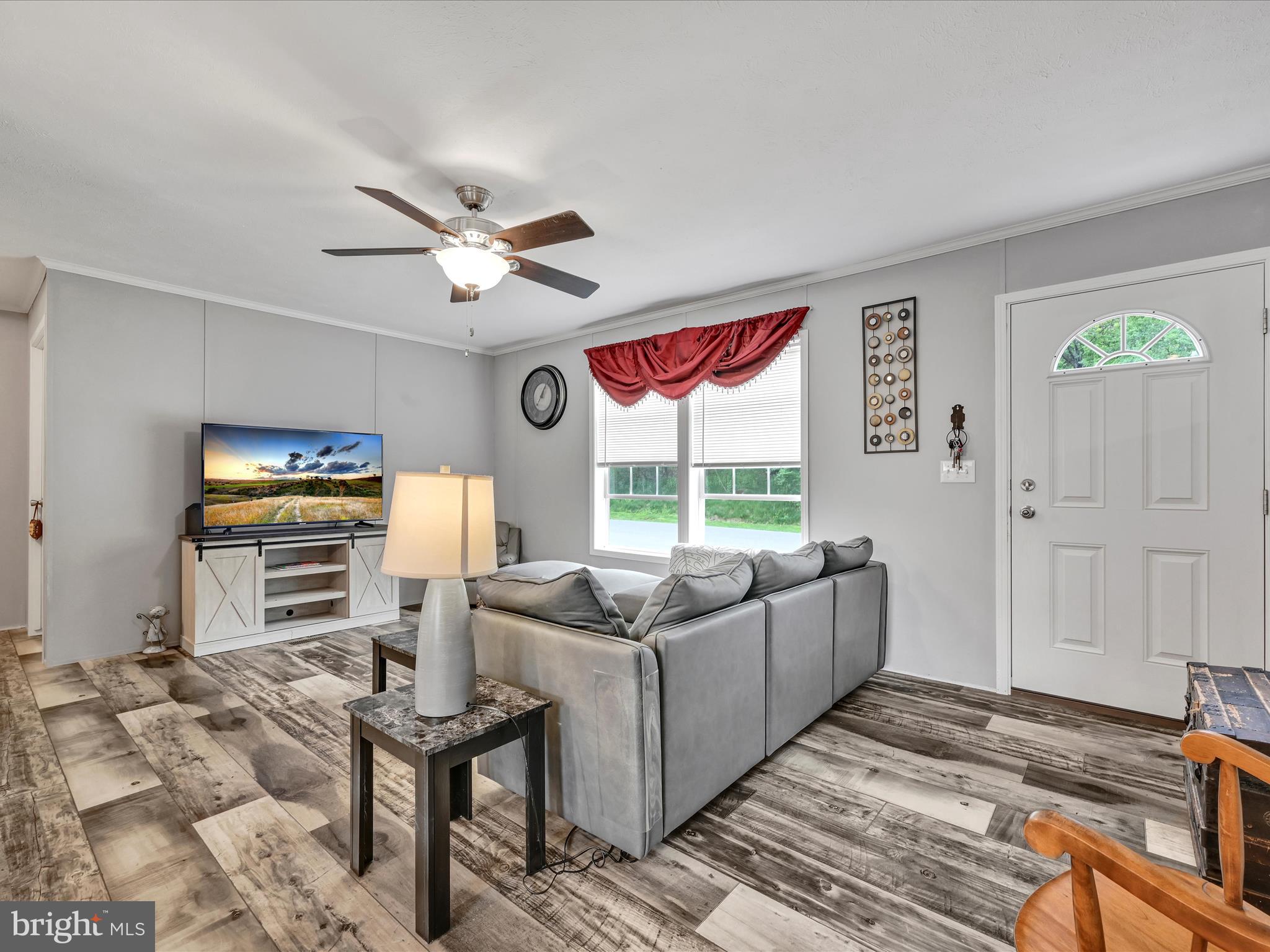 95 Spring Garden Estates Carlisle, PA 17015 - Photo 4 of 26 Living Room
