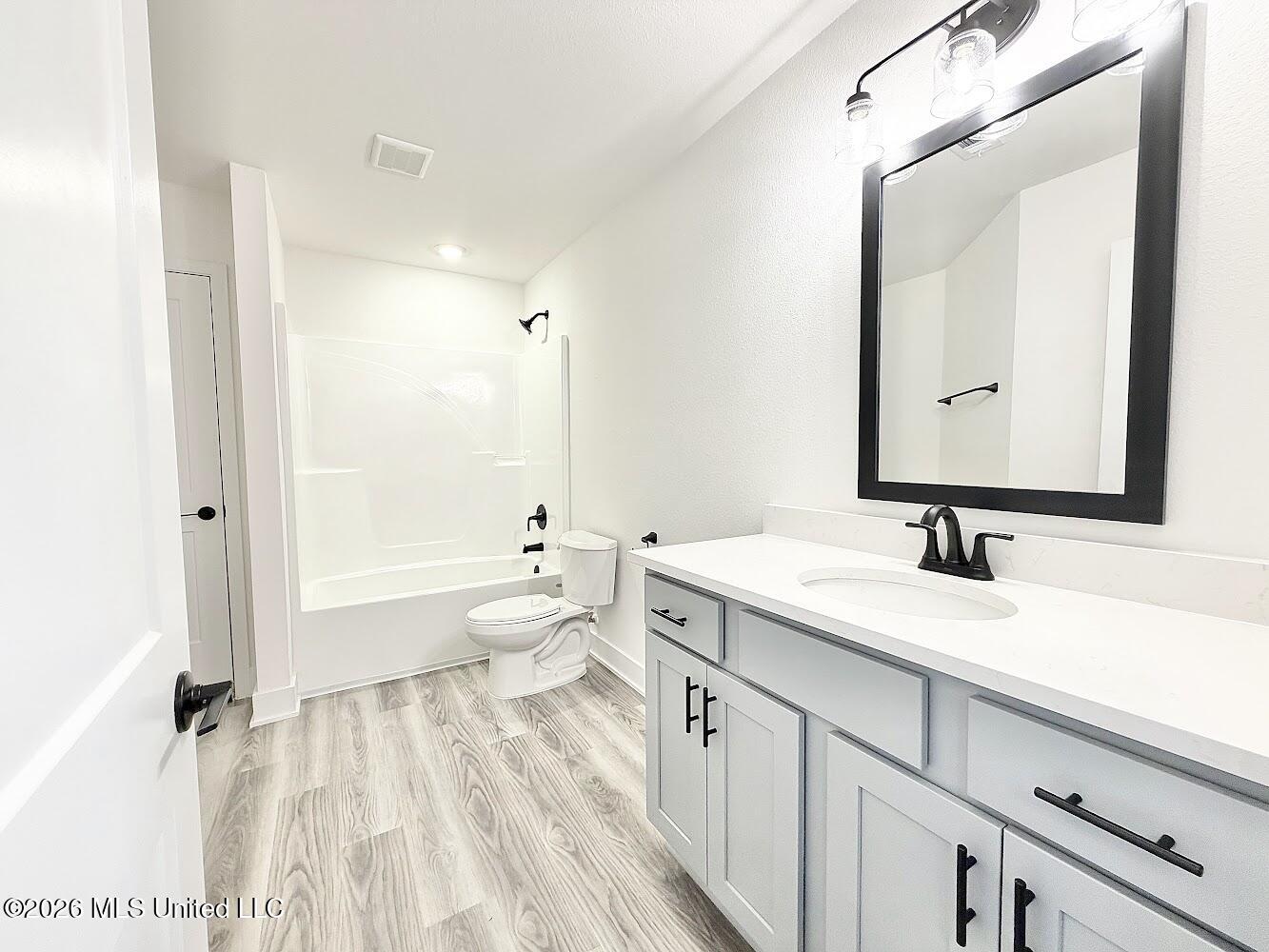 14865 Fritz Circle Gulfport, MS 39503 - Photo 12 of 22 HM 49 1 of 3 full bathrooms 2