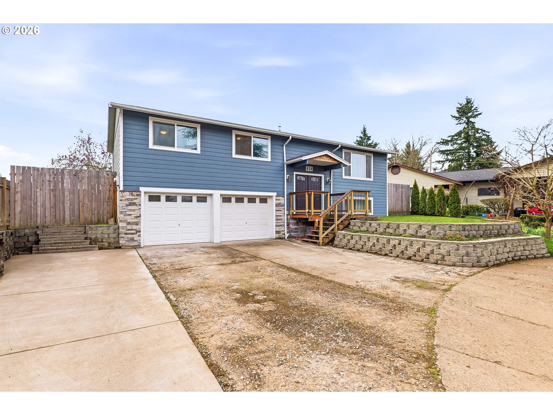 818 Chehalis Place North Keizer, OR 97303 - Photo 1 of 20 a front view of a house with a yard and garage