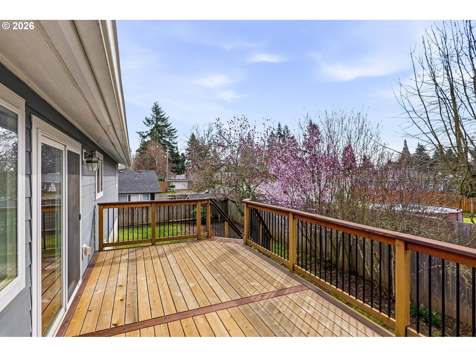 818 Chehalis Place North Keizer, OR 97303 - Photo 15 of 20 a view of balcony with wooden floor and fence
