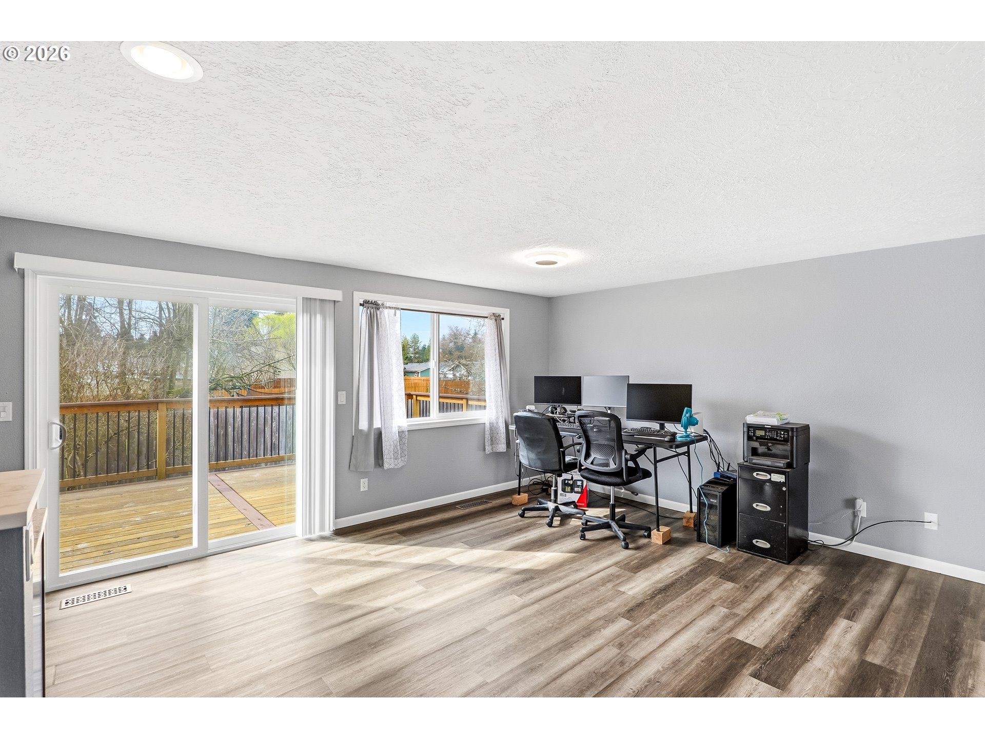 818 Chehalis Place North Keizer, OR 97303 - Photo 7 of 20 a room with furniture and a window