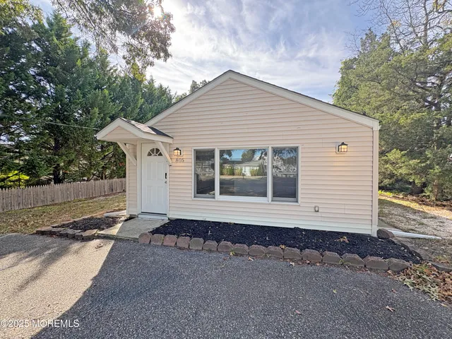 $299,900 | 805 Beach Boulevard, Forked River, NJ 08731