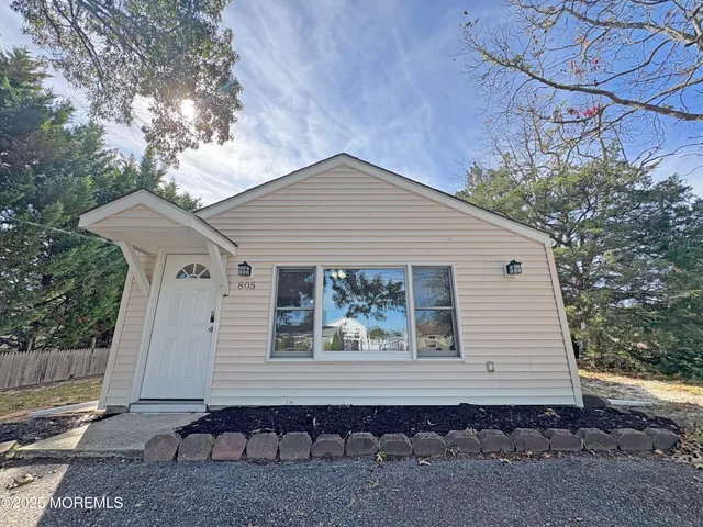 $299,900 | 805 Beach Boulevard, Forked River, NJ 08731