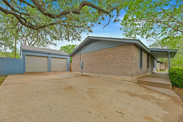 $289,000 | 205 Hitching Post Road, Kyle, TX 78640