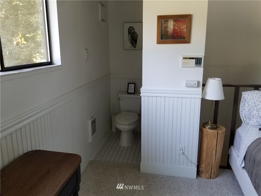 53718 State Rte 2 Gold Bar, WA 98251 - Photo 14 of 32 a bathroom with a toilet