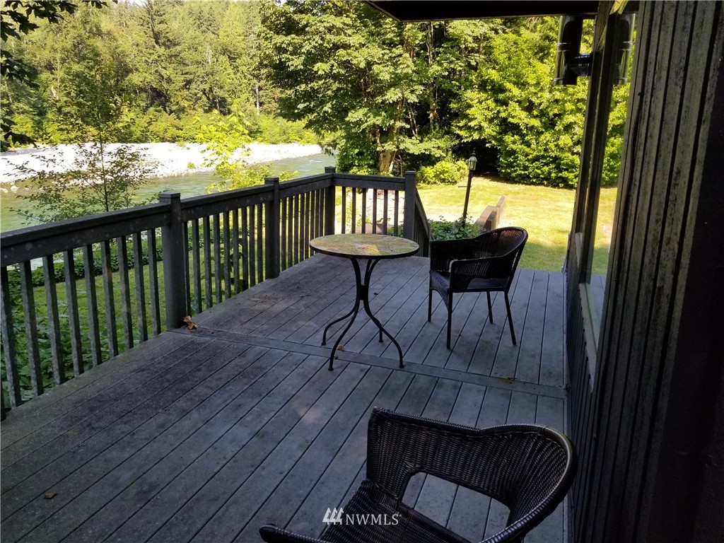 53718 State Rte 2 Gold Bar, WA 98251 - Photo 20 of 32 a view of a balcony with furniture