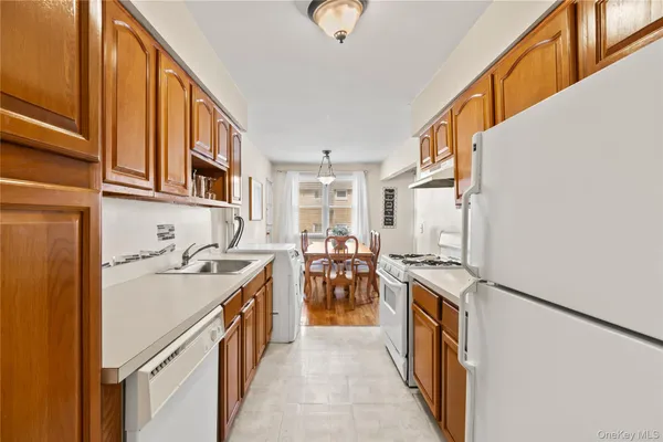 $359,999 | 180 Kearsing Parkway, Unit G, Monsey, NY 10952