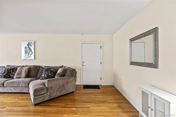 $359,999 | 180 Kearsing Parkway, Unit G, Monsey, NY 10952