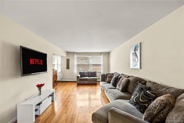 $359,999 | 180 Kearsing Parkway, Unit G, Monsey, NY 10952