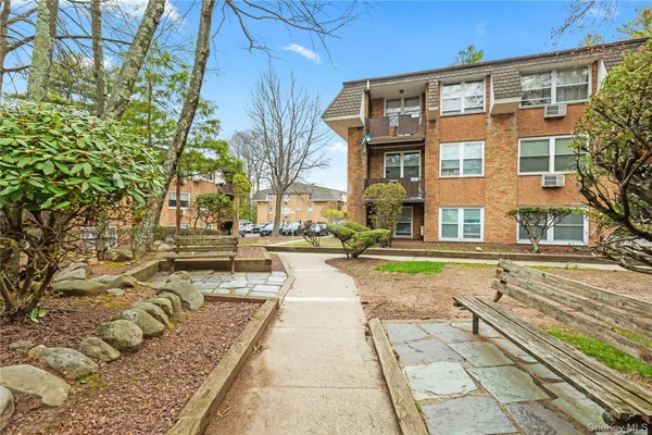 $359,999 | 180 Kearsing Parkway, Unit G, Monsey, NY 10952