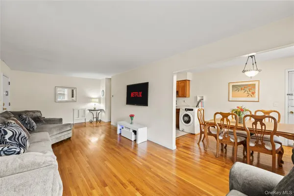 $359,999 | 180 Kearsing Parkway, Unit G, Monsey, NY 10952