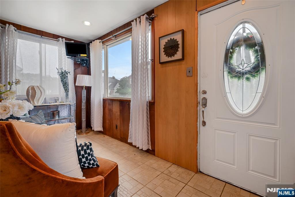 35 Colling Avenue Rochelle Park, NJ 07662 - Photo 4 of 24