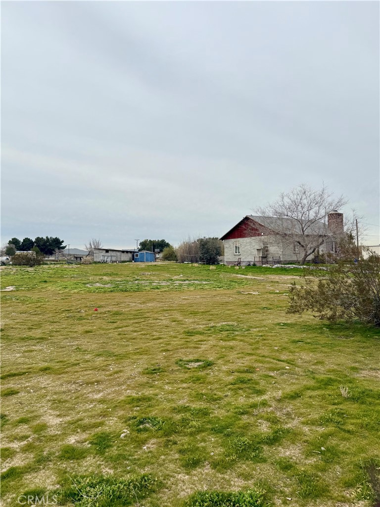 19859 Anahola Road Barstow, CA 92311 - Photo 4 of 6 a view of an ocean
