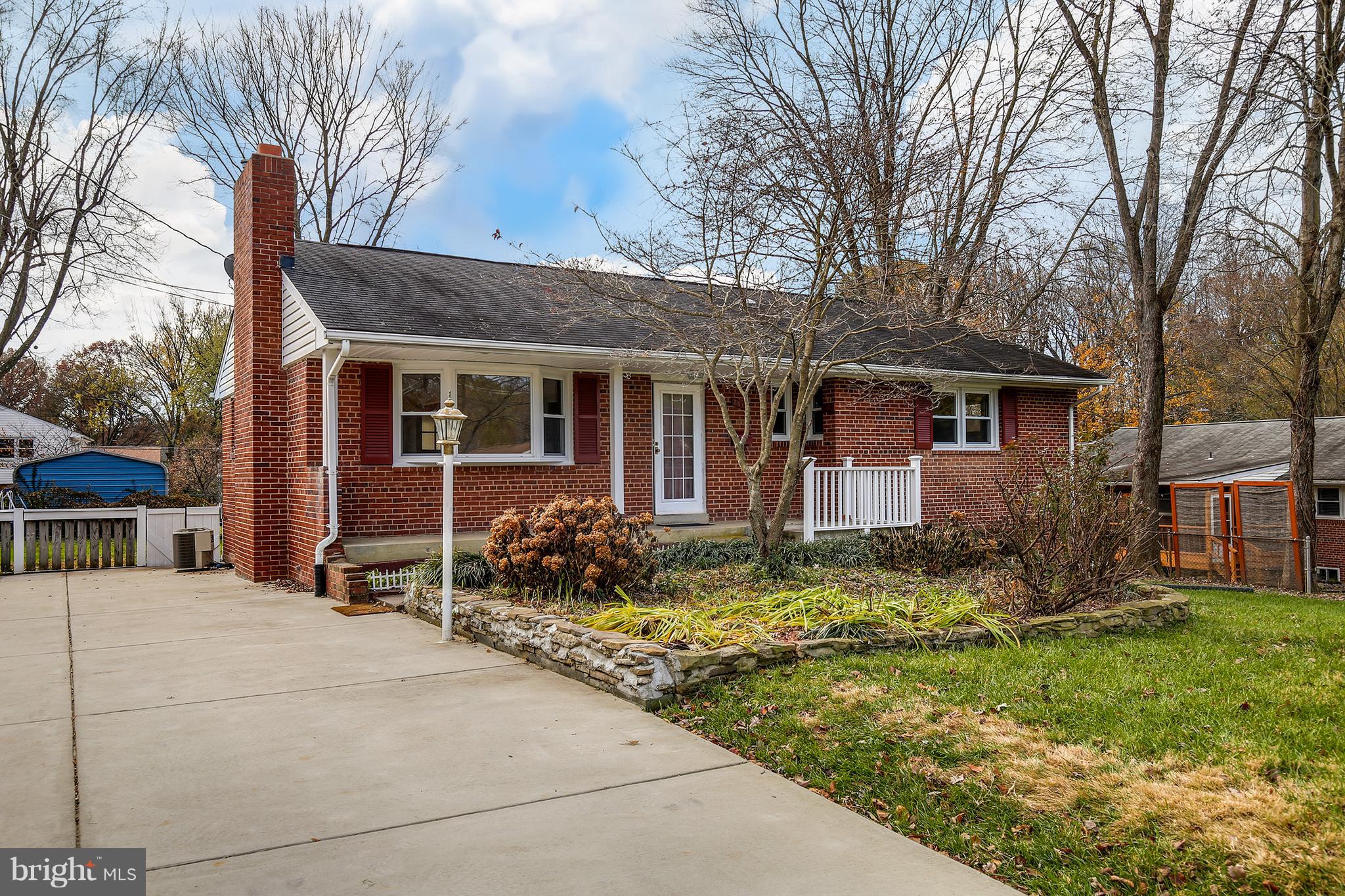 7515 Gresham Street Springfield, VA 22151 - Photo 1 of 36 a front view of house with yard