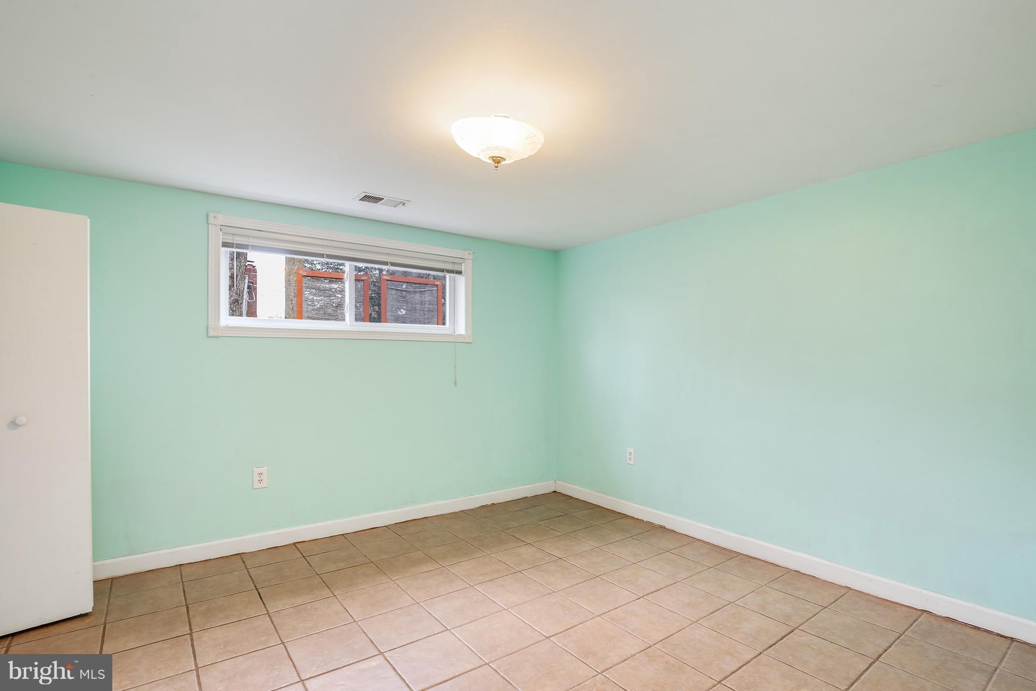 7515 Gresham Street Springfield, VA 22151 - Photo 28 of 36