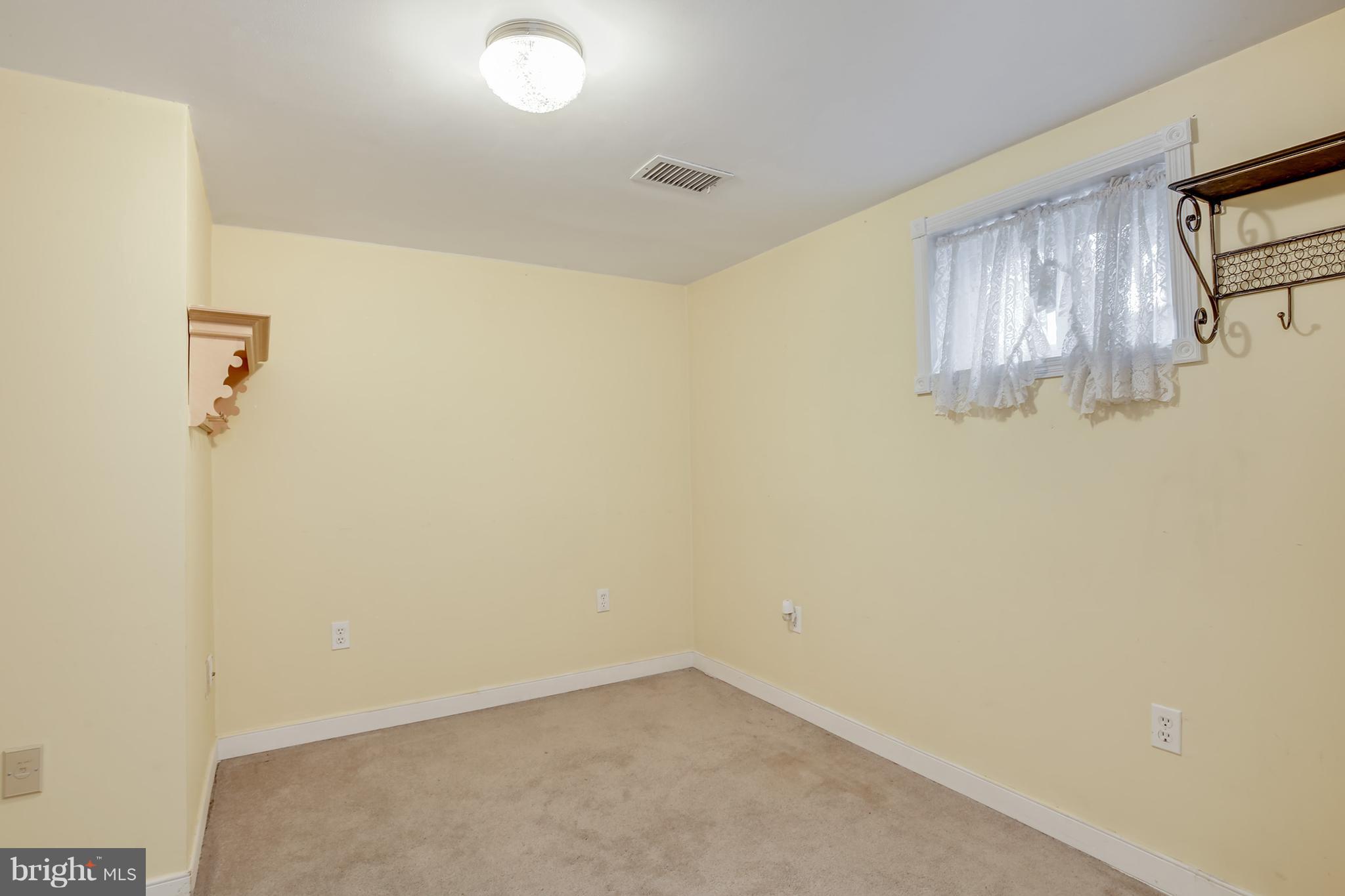 7515 Gresham Street Springfield, VA 22151 - Photo 29 of 36 a view of small space