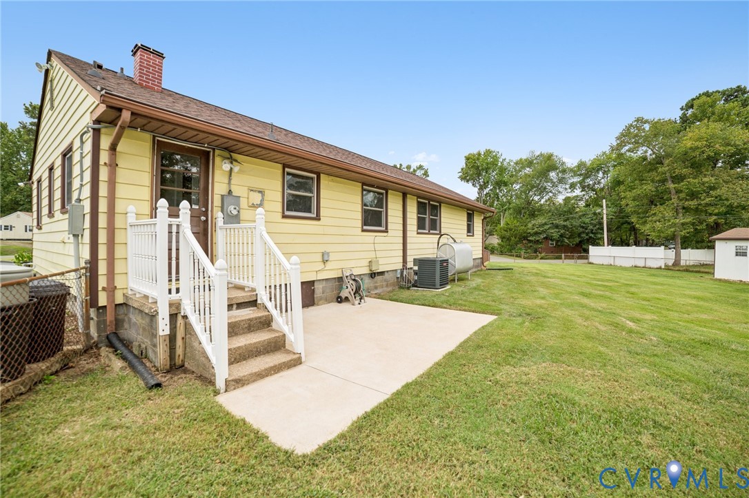 4813 Gilmour Road Sandston, VA 23150 - Photo 4 of 35 Gallery Image 4