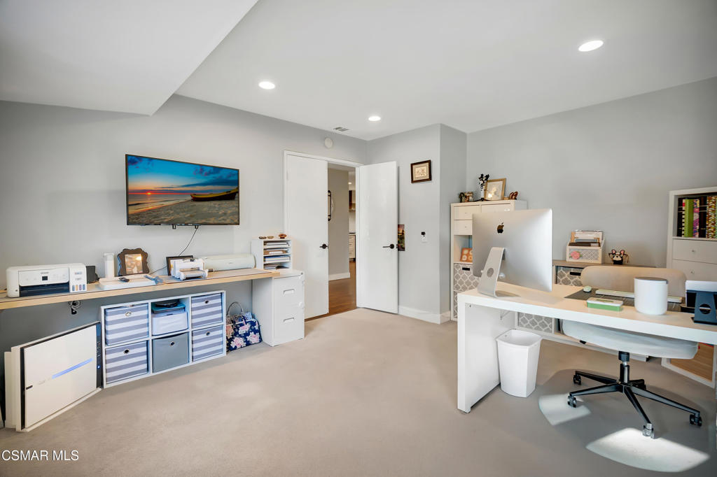 1379 Nonchalant Drive Simi Valley, CA 93065 - Photo 26 of 72