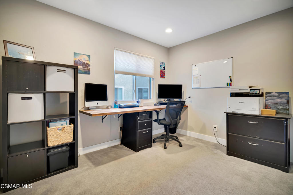 1379 Nonchalant Drive Simi Valley, CA 93065 - Photo 33 of 72