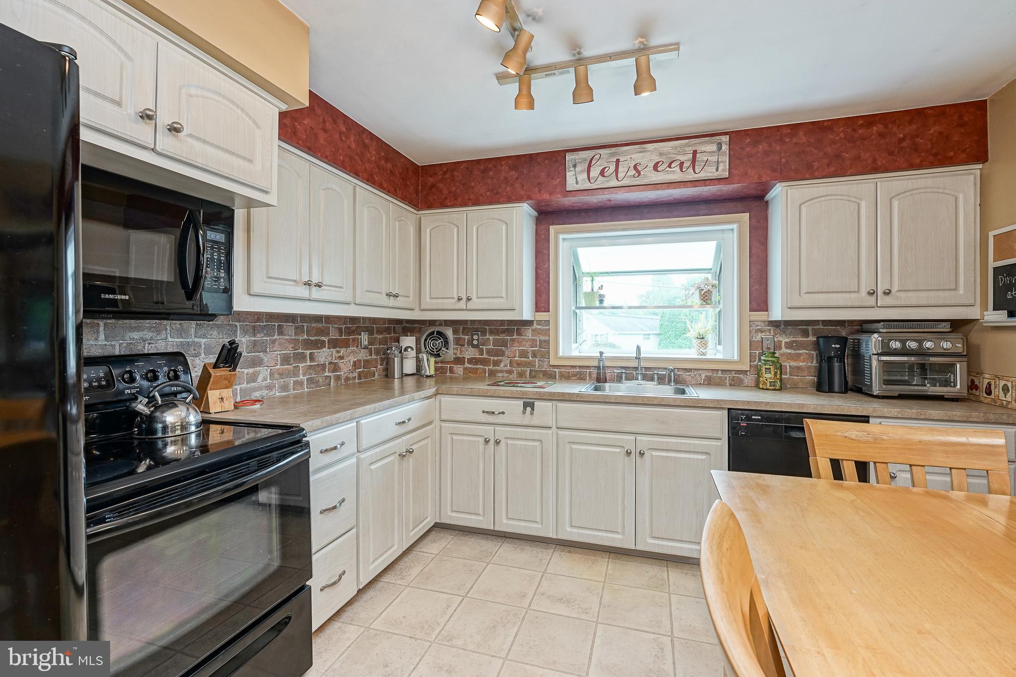 110 Glenbrook Boulevard Mount Laurel, NJ 08054 - Photo 9 of 31