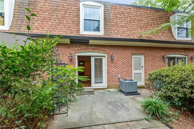 $199,999 | 1261 Lavista Road Northeast, Unit M4, Atlanta, GA 30324