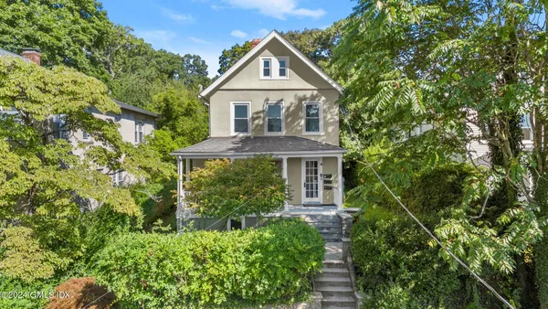 $3,000 | 299 Bruce Park Avenue, Unit 2, Greenwich, CT 06830