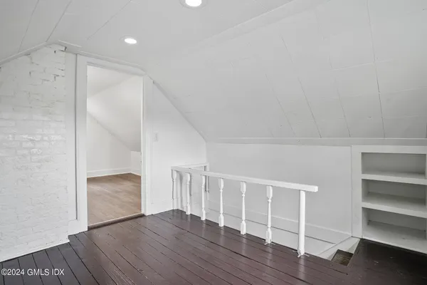 $3,000 | 299 Bruce Park Avenue, Unit 2, Greenwich, CT 06830