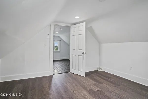 $3,000 | 299 Bruce Park Avenue, Unit 2, Greenwich, CT 06830