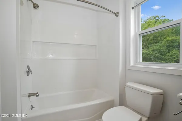 $3,000 | 299 Bruce Park Avenue, Unit 2, Greenwich, CT 06830