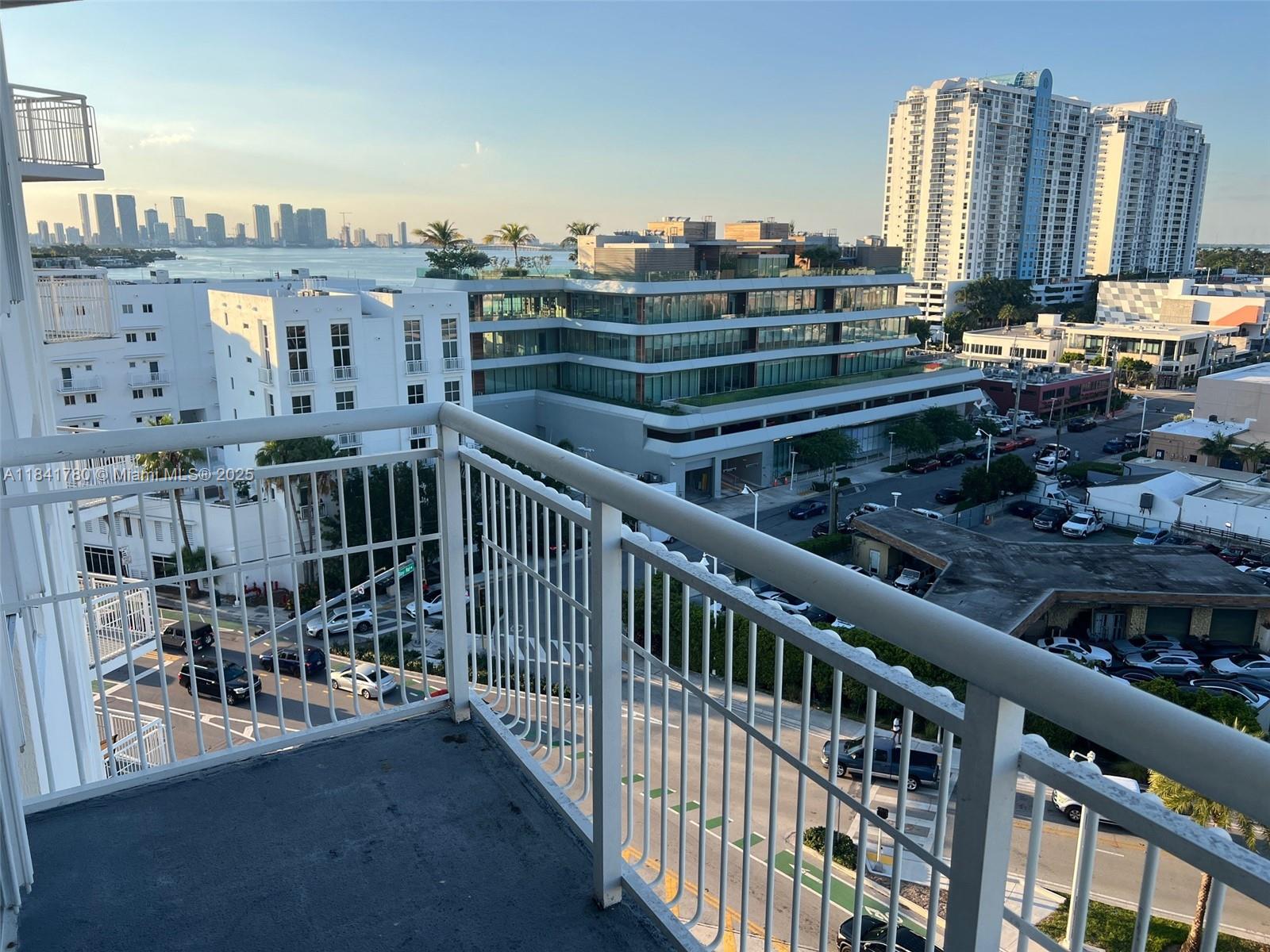 1688 West Avenue, Unit 1005 Miami Beach, FL 33139 - Photo 3 of 34 a view of balcony with city view