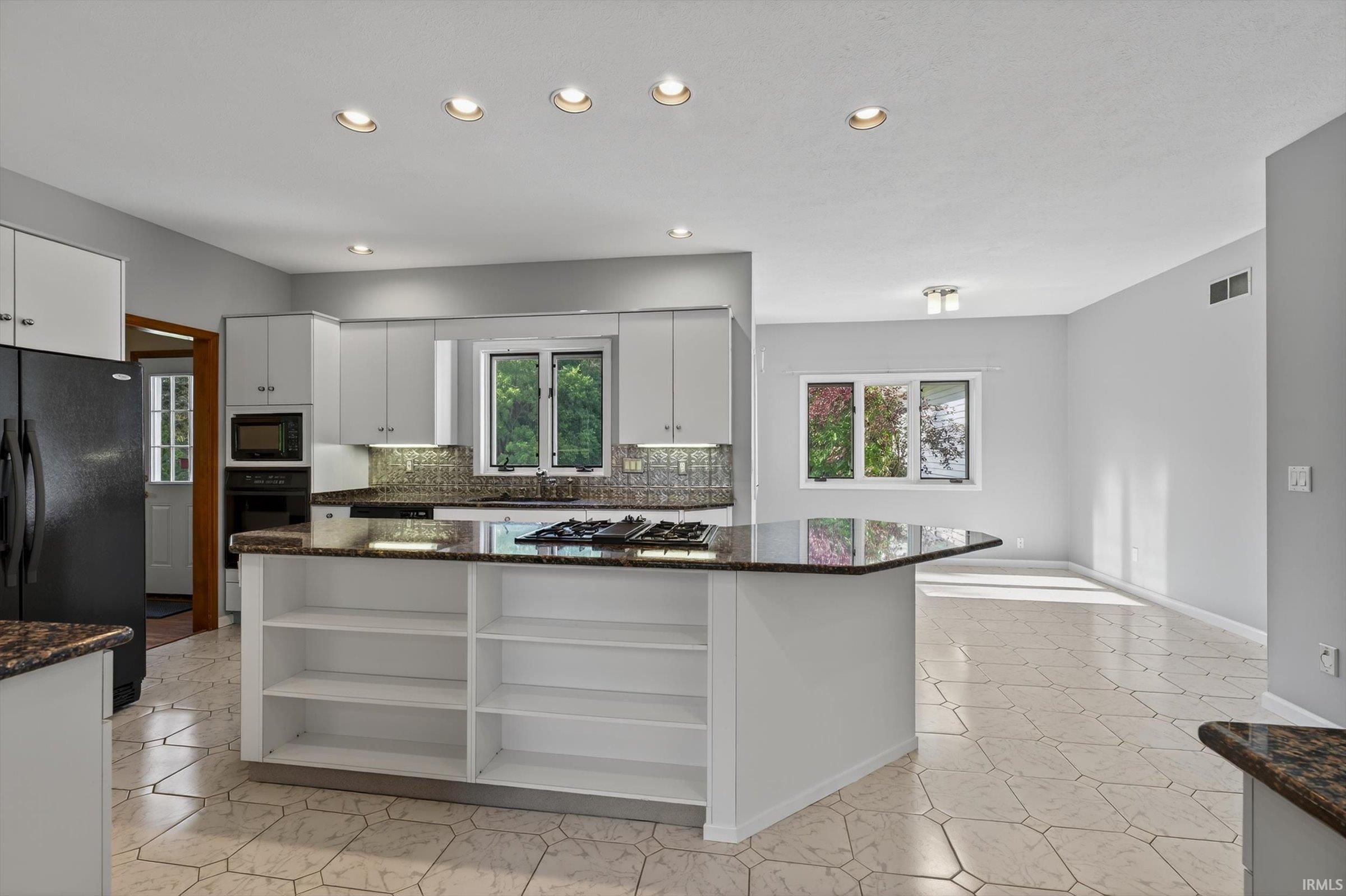 20929 Roosevelt Road South Bend, IN 46614 - Photo 2 of 36