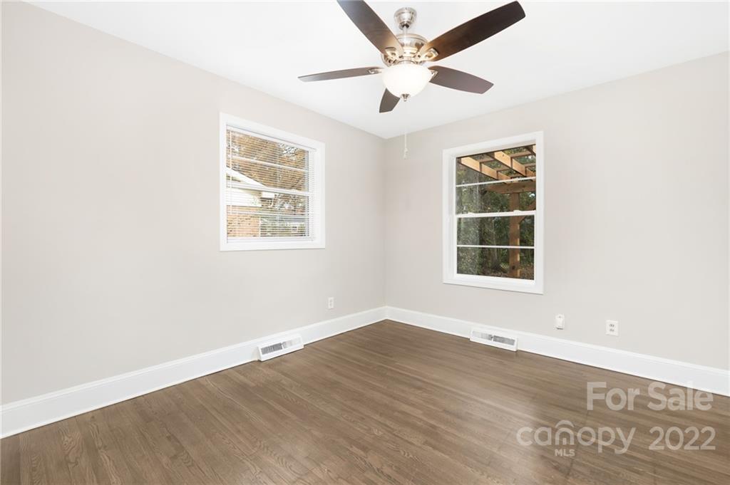2121 Bromwich Road Charlotte, NC 28208 - Photo 10 of 20 Gallery Image 10