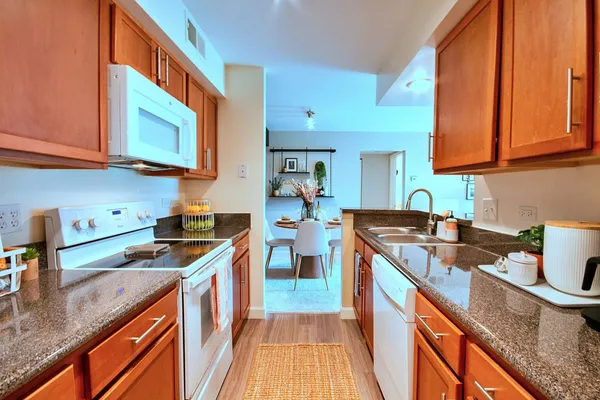 $2,498 | 4212 Chesapeake Drive, Unit 3D, Aurora, IL 60504