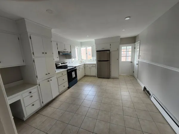 $2,850 | 115 Clarence Street, Unit 2, Everett, MA 02149